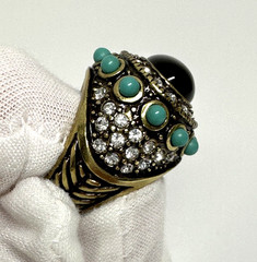 VINTAGE HEIDI DAUS BLACK, RHINESTONE, LIGHT BLUE ACCENTED SIZE 7.5 RING N223