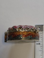 Vtg Monet Shell Trinket Box 2 “x 2″x1” from Discontinued “Sea Shell Collection”