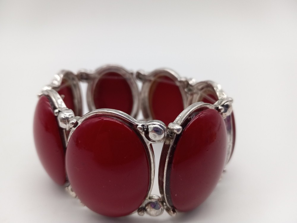 Antique red oval plastic stone silver tone metal flex stretchy bracelet 7″