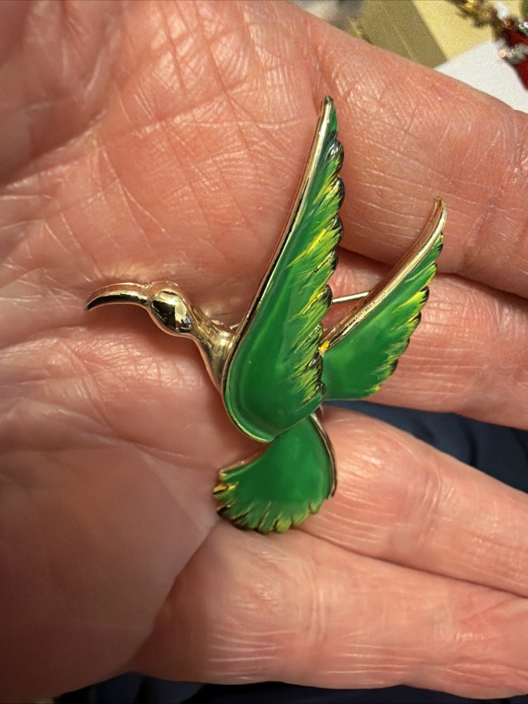Vintage Signed “Gerry’s” Green And Gold Enameled Flying Hummingbird