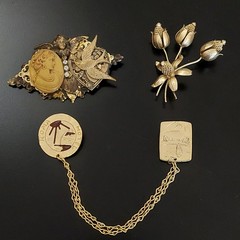 Lot of 26 Vintage Estate Jewelry Costume Brooches Pin Brooch Mix Metal