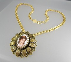 Vintage ACCESSOCRAFT Chain Porcelain Pendant Filgree Brooch Pin Necklace 836