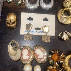 Vintage Goldtone Jewlery Drop Dangle Some Signed Monet & More 118 Pair & 22 …