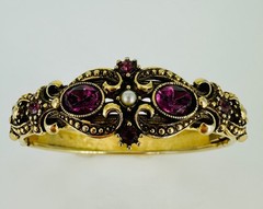 Vintage Avon 1974 Queensbury Victorian Style Purple Rhinestone Hinged Bracelet