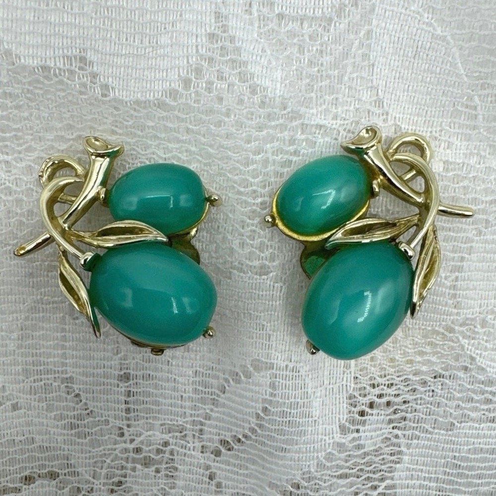 Vintage Green Teal Lisner Moonglow Thermoset Lucite Cabochon Leaf Clip Earrings