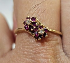 vtg 10K Yellow Gold Ring Sz 8.75″ w 2 Flower 12 Rubies & 2 Diamonds Dainty-2.67g