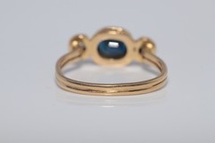 Vintage Circa 1980s 18k Gold Natural Diamond And Oval Cut Sapphire Ring