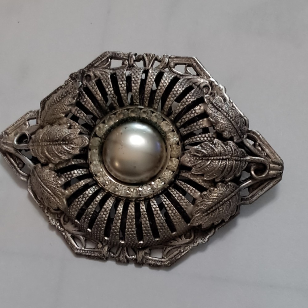 Brooch Pin – Victorian Inspired Vintage 1940’s 2.5* x 1 3/4″