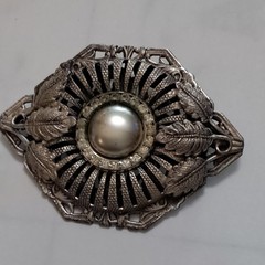 Brooch Pin – Victorian Inspired Vintage 1940’s 2.5* x 1 3/4″