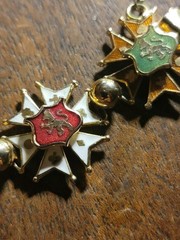 Vintage unbranded gold-tone enamel Maltese cross heraldic bracelet.