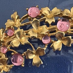 Trifari Floral 3.25″ Spray Brooch Pin GoldTone Pink Gripoix Cabochons GX30
