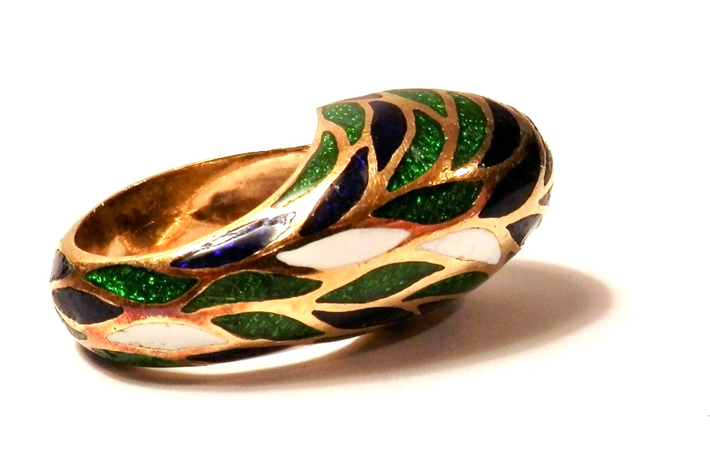 Outstanding 22 Grams Blue Green White Enamel 18K Yellow Gold Dome Ring Size 7.5