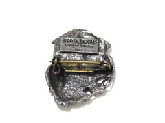 BIRDS AND BLOOMS pin brooch 1997 VINTAGE 1 1/4″ pewter Bird with Birdhouse