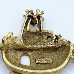 Vintage 80s Signed A.J.C. Noah’s Ark Animals Bible Antique Gold Tone Bracelet