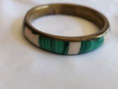 Vintage Inlay White And Green Malachite Brass Bangle Bracelet (104)