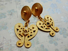 VTG TAIRONA PRE-COLOMBIAN STYLE 24K GOLD PLATED BUTTERFLY PIERCED DROP EARRINGS