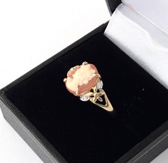 VINTAGE Hand Crafted Cameo W/ Diamonds in 14K Solid Yellow Gold Ring , NEW