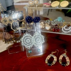 VTG Retro Boho Variety Of Earrings Lot 43 Pairs Dangle, Statement, Mixed Metals