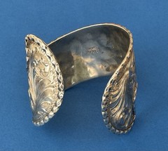 Vintage RARE Signed MOSES Sterling Silver Hand Engraved Curved End Cuff Bracelet