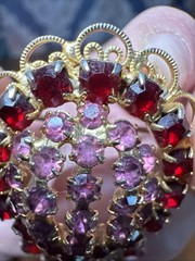 Vintage Gold Tone Red And Pink Dangling Lace Border Brooch