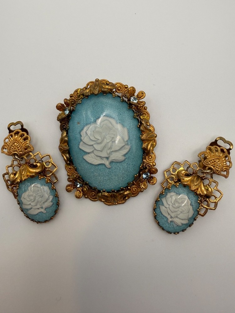 Vintage West Germany Blue Rose Cameo Brooch Earrings Set Clip On Gold Tone