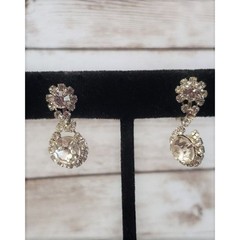 Vintage Clip On Earrings Clear Gem *One Broken Dangle* – Damaged/Repair Needed