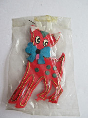 Red Felt Reindeer Pin Red Deer Christmas Made in Japan MCM Kitchy Vintage NEW