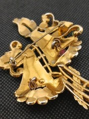 1930s green red enamel multicolor stones dangle beads trumpet flowers brooch