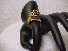 Vintage Gold Tone Wire Wraped Ring Caged Black Stone (Onyx?) Adjustable