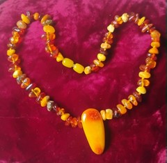 Vintage Baltic Butterscotch Egg Yolk and Cognac Amber Tear Drop Necklace 16.5″