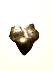 Vintage Silver Tone Textured Leaf Brooch Pin Small Heart‑Shaped Ivy Design