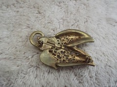 KC Goldtone Rhinestone Green Brown Filigree Leaf Pin (B15)