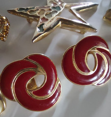 26 Pcs Costume Jewelry Lot Many Signed *Monet *Celebrity *Florenza *Eisenberg ++