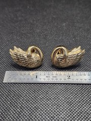 Vintage Earrings – 80’s-90’s – Swan Birds Love Retro Gold Colored Clip On