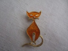 VTG LG/ Lind Gal Orange enameled Cat Pin/brooch modern JL25-35