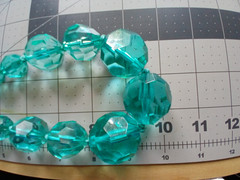 Aqua Teal Lucite Acrylic Faceted Graduated Bead Necklace Vintage