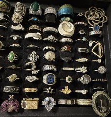 Huge 100 Piece Costume Jewelry Ring Lot Silver Gold Tone Variety Sizes Unsigned