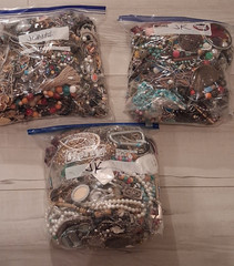 20 lbs -5 oz Vintage To Now CRAFT, REPAIR ,TANGLED Junk Jewelry Lot (JK005)