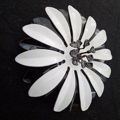 Vintage Black & White Double Layered Daisy Flower Brooch Pin 3″ Mod 60s Retro