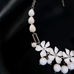 Vintage White Milk Glass Floral Necklace Enamel Cha Cha Rhinestone 16″-22.5″