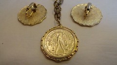 VTG Erwin Pearl Gold Tone Coin Necklace Clip On Earrings Set in box gold plated