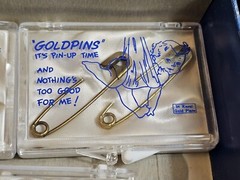 Vtg Goldpins 24K GOLD Plated Baby Bunting Pins 2 Pins Plastic Satin Lined Box