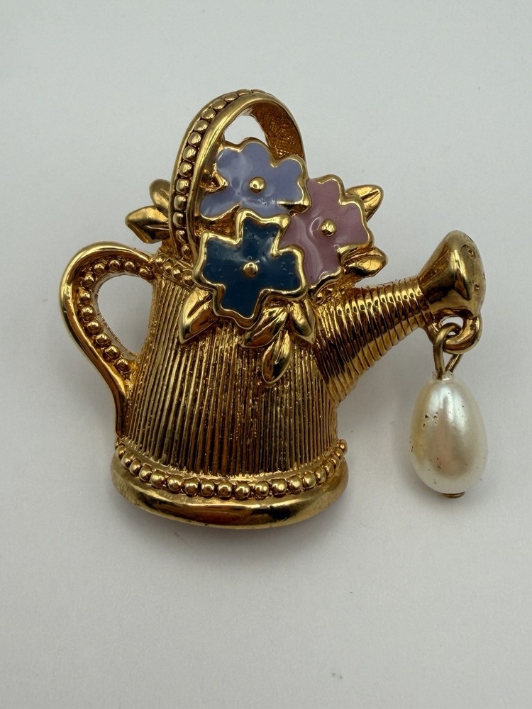 Beautiful AVON Goldtone Enamel Floral Pearl Drop Garden Watering Can Tac Pin