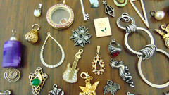 Huge Vtg lot of 141 Estate Pendants & Charms Mixed Materials And Styles