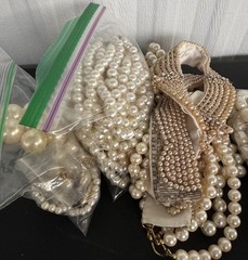Huge-estate-jewelry-Lot-Faux Pearl- Costume Jewelry Lot B 32 Pieces