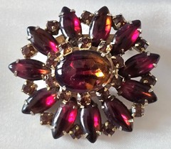 RUBY RED & AMBER RUNWAY BROOCH OVAL SMOOTH GLASS REDDISH/AMBER CABOCHON☆2.25″☆