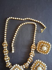 Hobe white glass necklace & earrings set