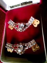 Vintage MIXED JEWELRY LOT EARRINGS,PIN,BRACELETS