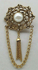Vintage Faux Pearl Bar Brooch Pin Cabochon Ornate Gold Tone Metal Chain Tassel