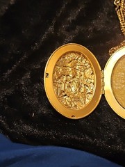 Vintage REVLON HEIRLOOM PERFUME Necklace Pendant Locket